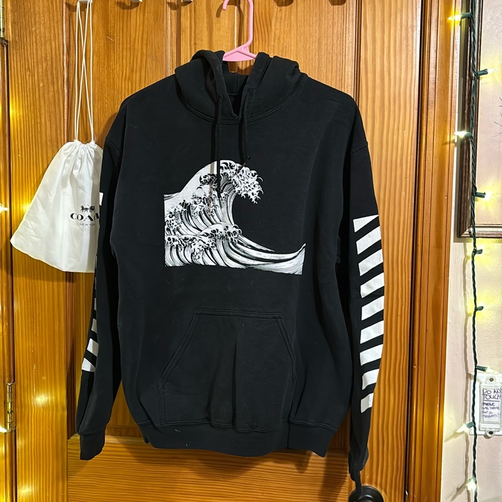 Wave Hoodie